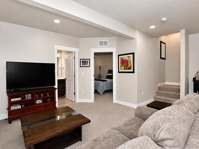 6245 Vernazza Way — Photo 33