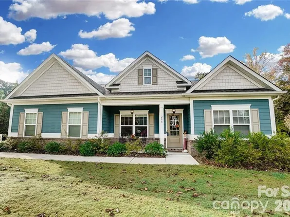 208 Clauser Rd S, Mount Holly, NC 28120