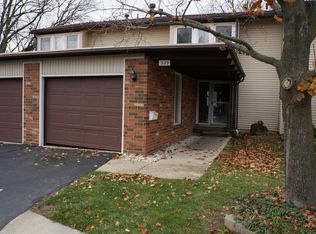 529 Oakbrook Cir, Flushing, MI 48433