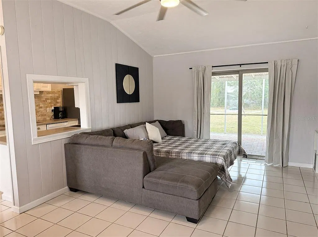3 bed, 2.0 bath, 1474 sqft, $3,500 — Photo 4