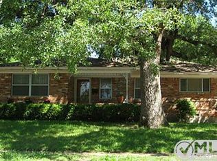 8439 Foxwood Ln, Dallas, TX 75217