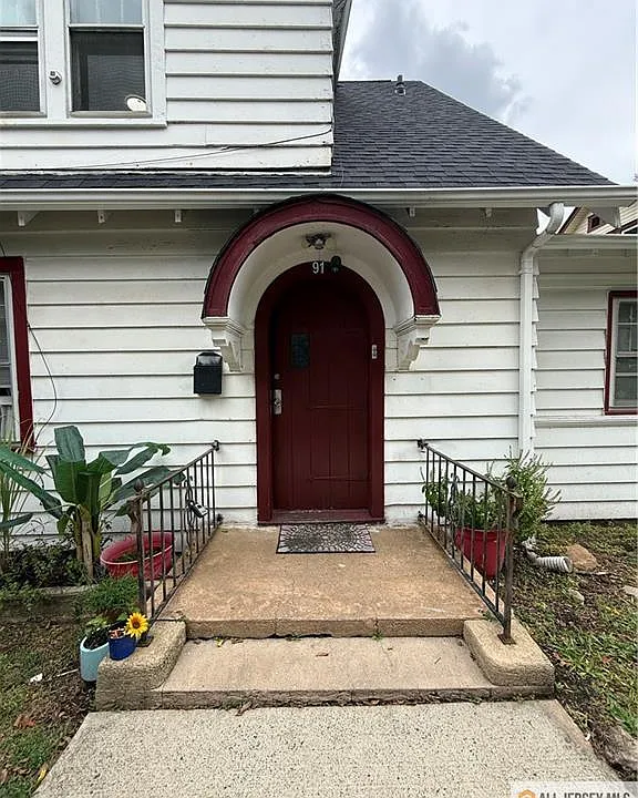 91 Nichol Ave #2