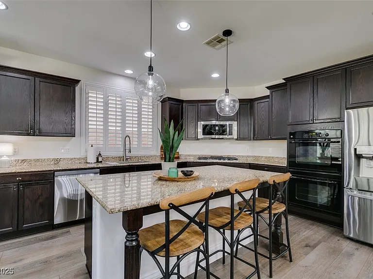 10244 Radcliffe Peak Ave — Photo 14