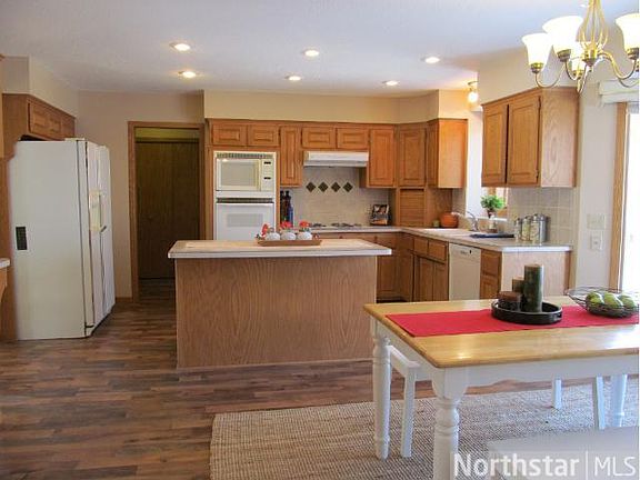 2nd image of 2087 Parkview Ln
