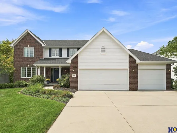 5921 S 90th St, Lincoln, NE 68526