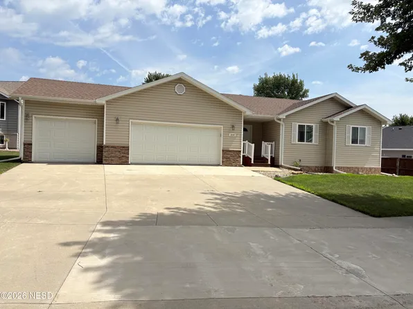 1610 Northridge Dr, Watertown, SD 57201