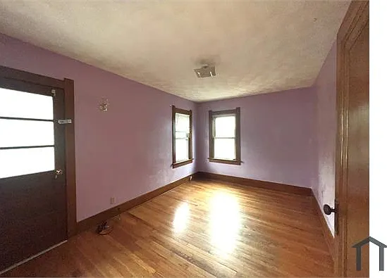 547 E Streicher St — Photo 16