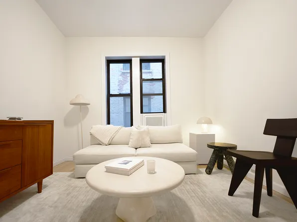 137 West 12th Street image 1 of 12