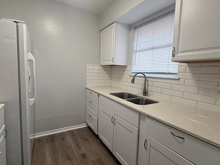509 Central Ave #B — Photo 7