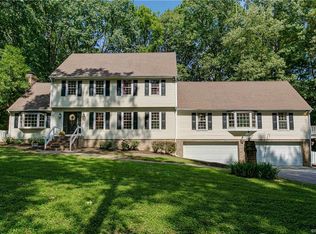 11083 Kersey Ln, Mechanicsville, VA 23116