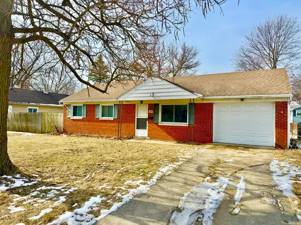 329 Robinson Dr, Morris, IL 60450