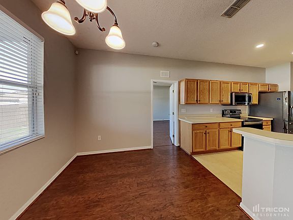 4th image of 729 Terranova Ave