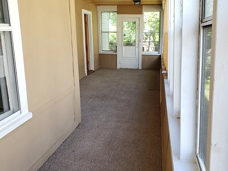 251 Locust St — Photo 7