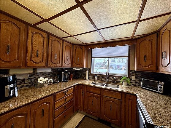 4th image of 721 6th AVENUE