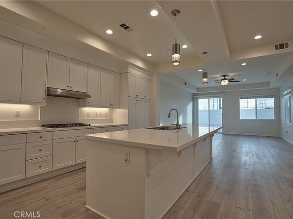 5th image of 22043 Normandie Ave