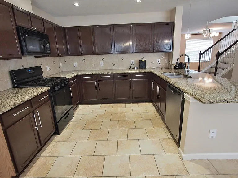 21211 Bridge Springs Ln — Photo 11