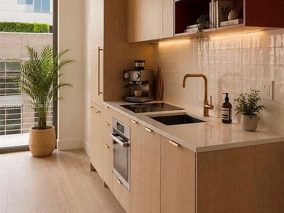 5th image of 90 NE 32nd St #513