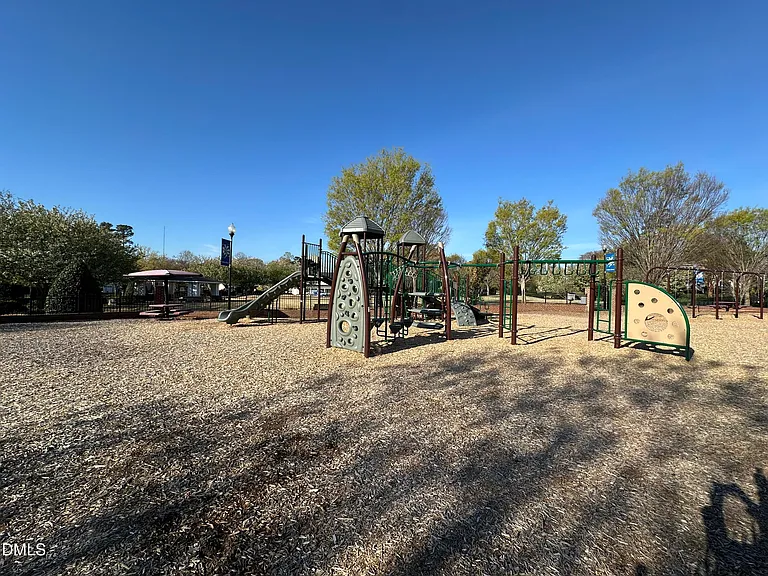 1612 Farmington Grove Dr — Photo 34