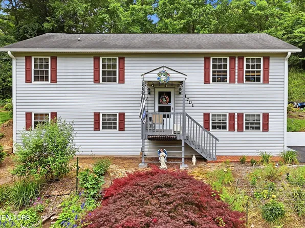 3701 Solway Rd, Knoxville, TN 37931