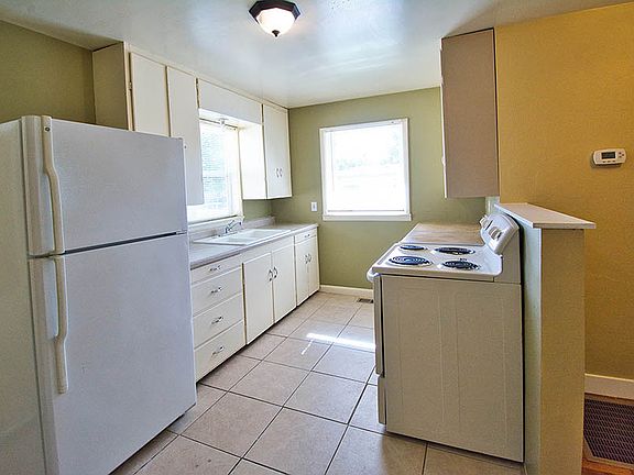 2nd image of 525 SE 6th St