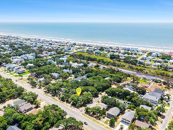 2nd image of 3701 E Oak Island Drive