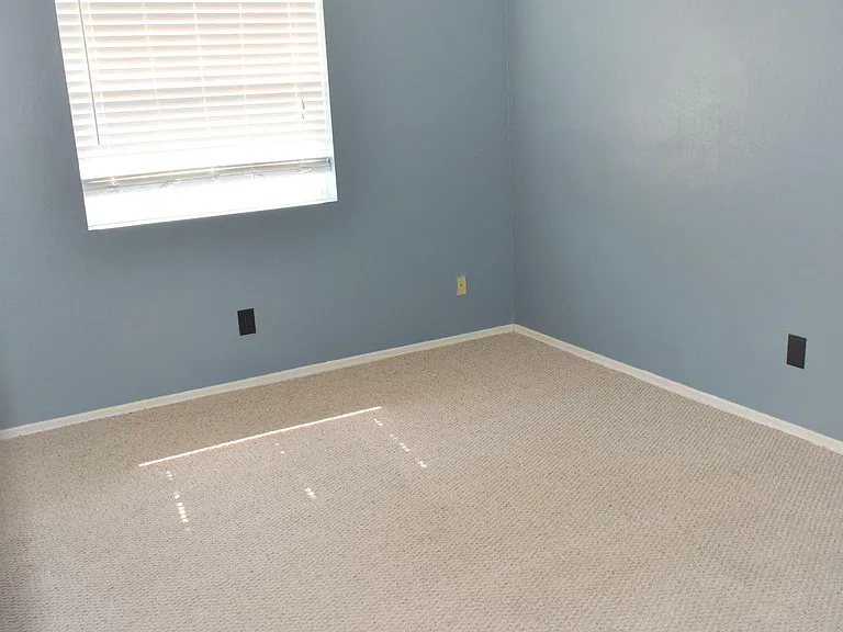 1506 S Pheasant Ln — Photo 16
