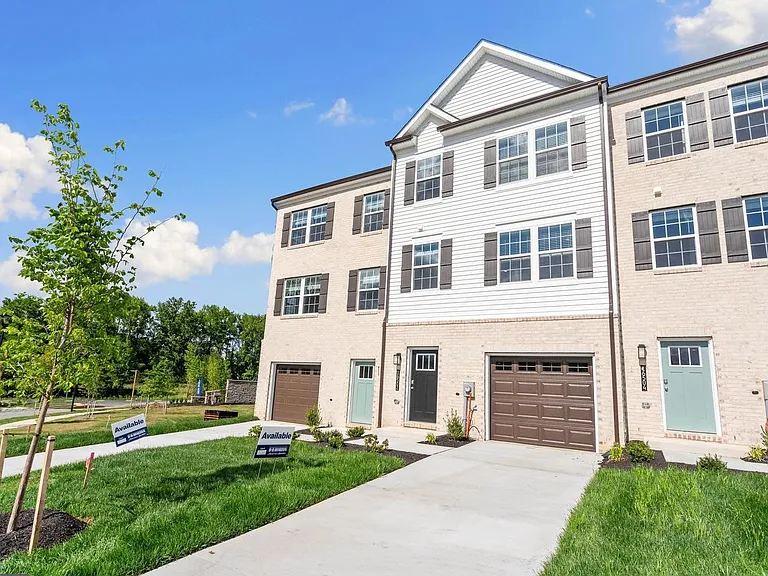 16502 Green Glade Dr — Photo 2
