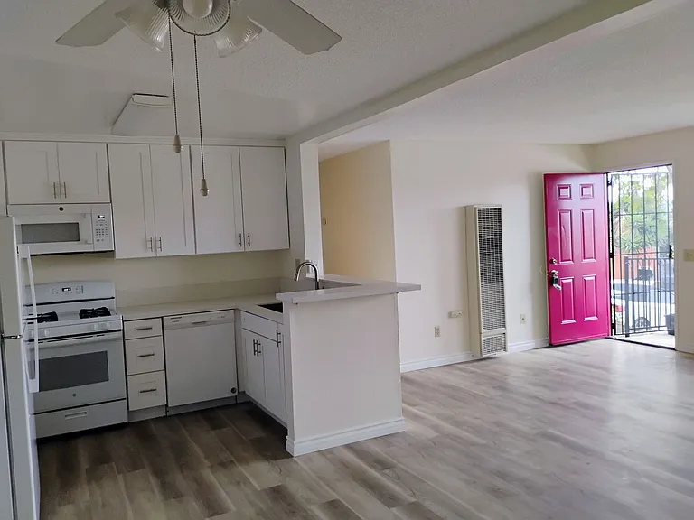 5845-5865 Lauretta St #1-8 — Photo 1