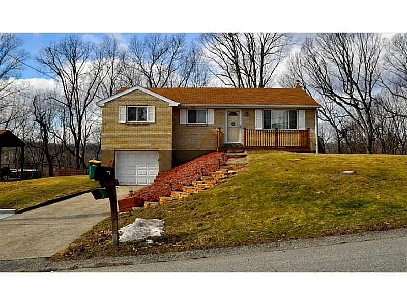 319 Blaze Dr photo 1
