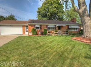 3661 Newcastle Dr SE, Grand Rapids, MI 49508