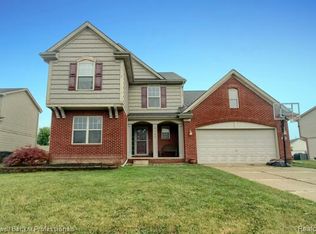 9109 Maple Ridge Dr, Newport, MI 48166