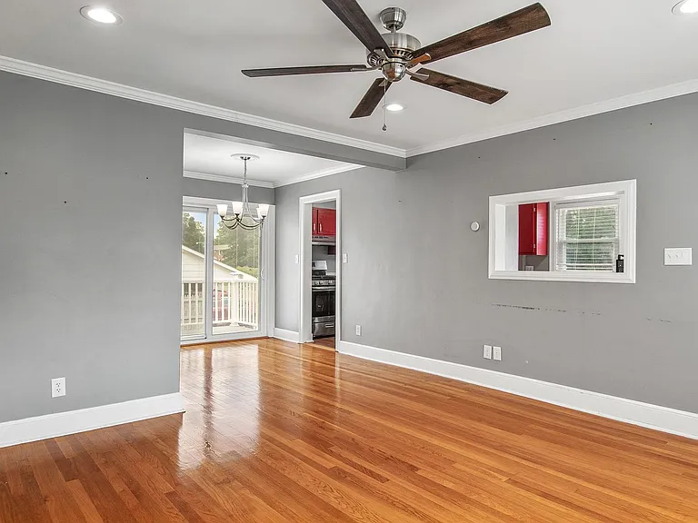 407 Robertson St — Photo 3