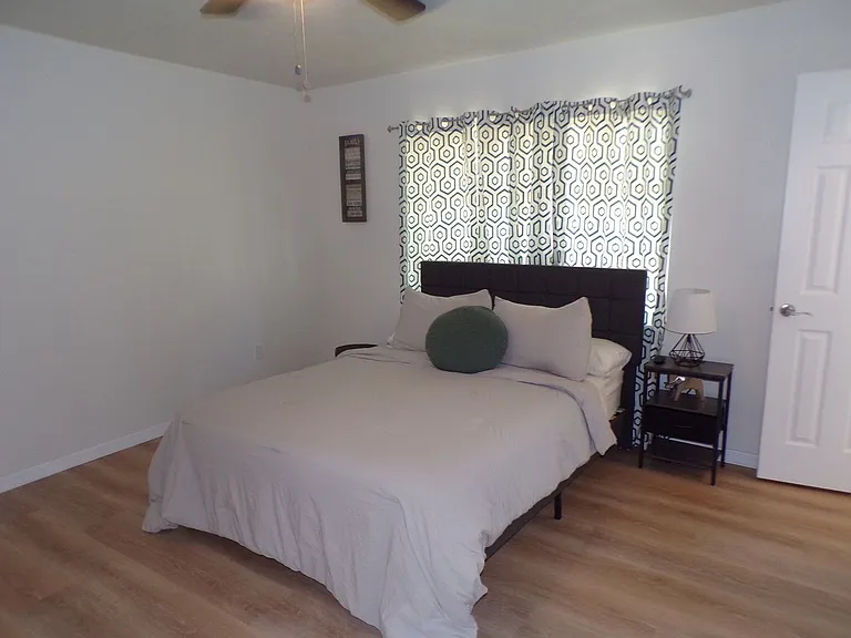 1148 Salina Ave — Photo 15