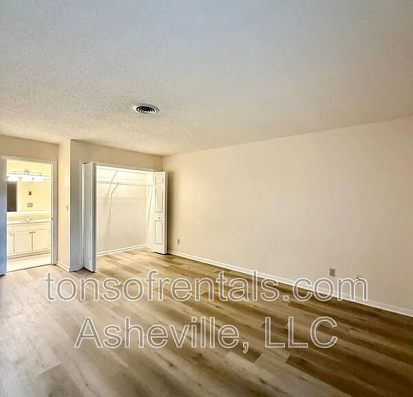 181 N Britton Creek Ct — Photo 10