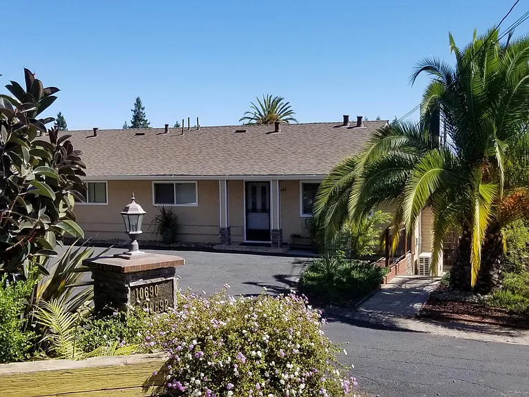 10690 Santa Lucia Rd — Photo 2