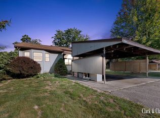 2630 Chatham Woods Dr SE, Grand Rapids, MI 49546