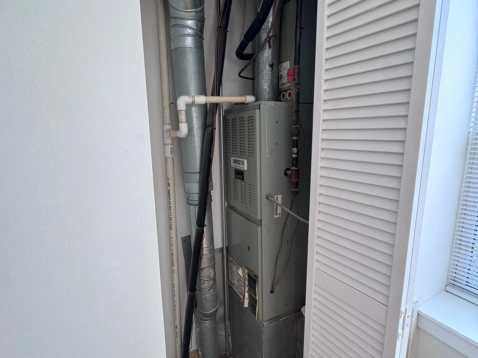 2 bed, $2,000 — Photo 3
