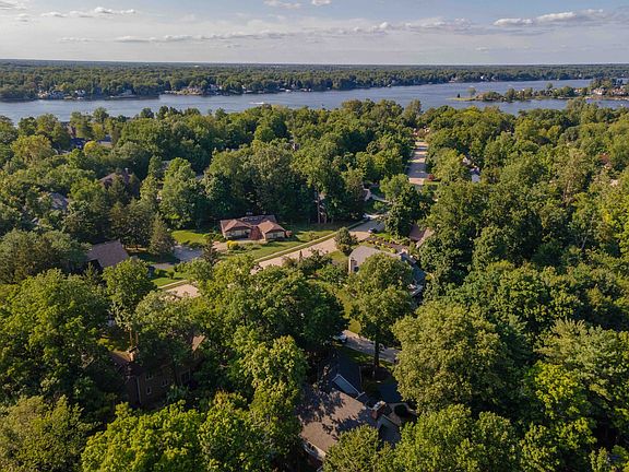 4th image of 10921 White Sail Ct