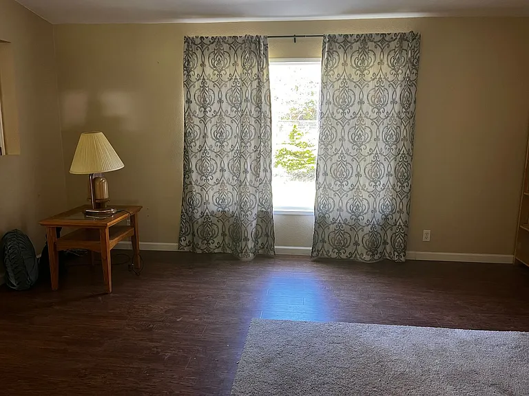 1449 Anderson Ave — Photo 15