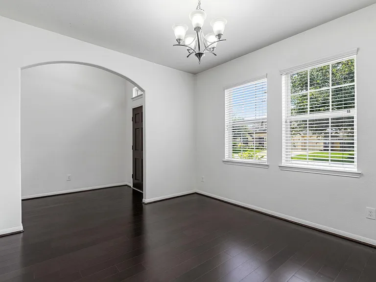 271 Westwood Dr — Photo 8