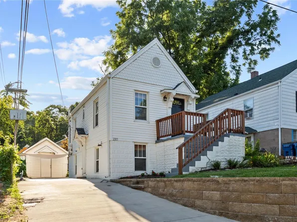 2315 N 6th St, Saint Charles, MO 63301