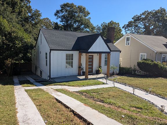 2nd image of 14 Hawthorne Ln