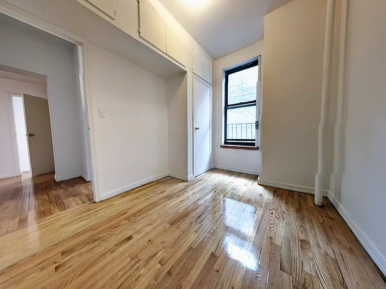 188 2nd Ave #19 — Photo 4