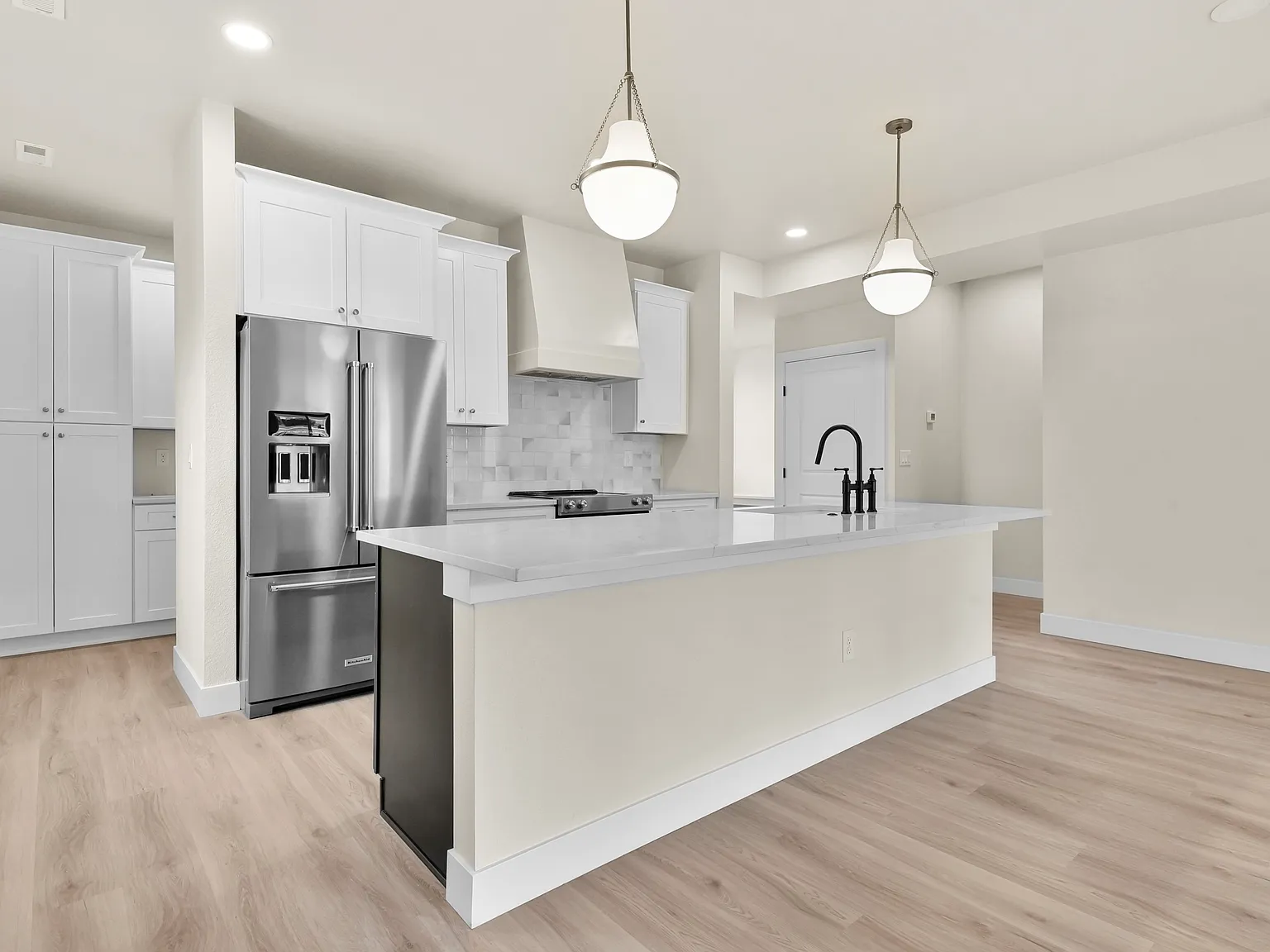 4 bed, 3.5 bath, 2282 sqft, $3,150 — Photo 4