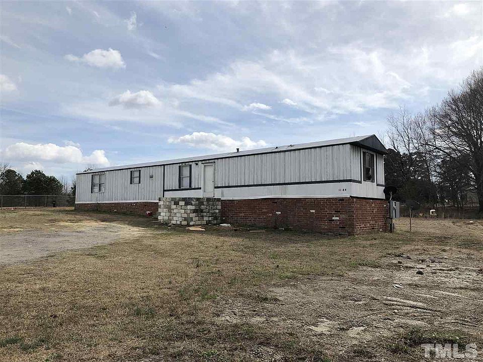 2nd image of 84 S Oakwood Ln
