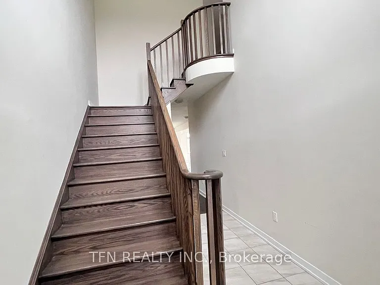 Sundin Dr — Photo 4