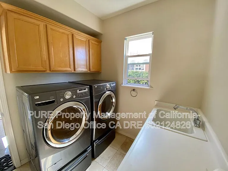 1341 E J St E — Photo 17