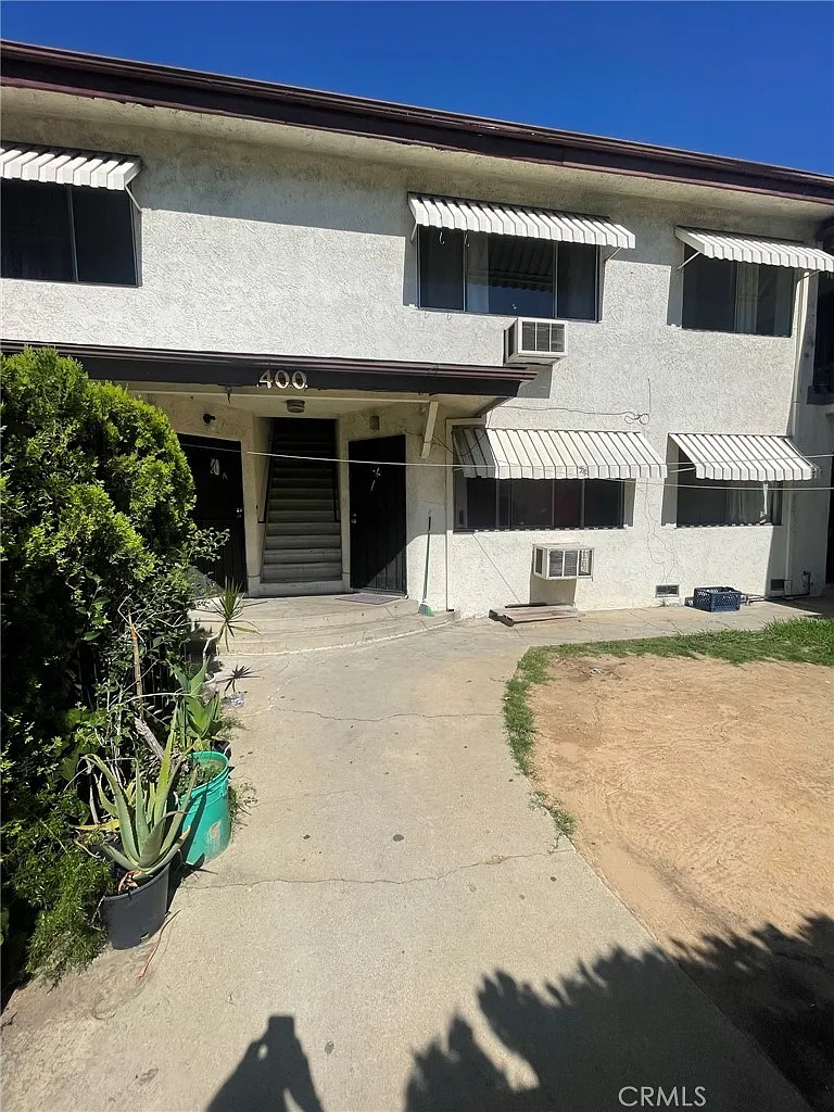 2 bed, 1000 sqft, $2,200 — Photo 2