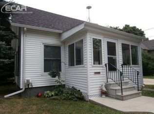 823 Michigan Ave, Owosso, MI 48867