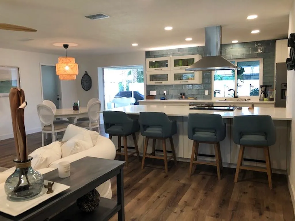 3 bed, 2009 sqft, $3,100 — Photo 2